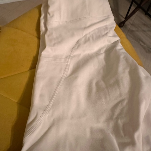 True Feat booty boosting leggings. Size 4/6 - Picture 2 of 9